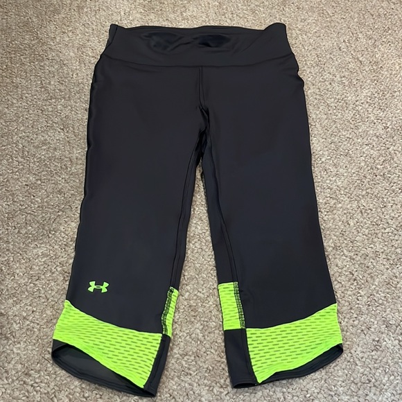 Under Armour Heat Gear Capri Leggings - Picture 2 of 7